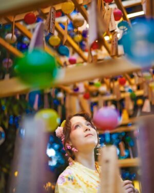 Cathy Cat Instagram - 🎐1-5 which is best? ☀️ Tip for coming to Japan: Do NOT MISS the Matsuri Festivals! It’s summer in Japan now which means it’s time to pull out your Yukata (summer kimono) and visit some of the many wonderful Matsuri summer festivals that are happening around Japan. 🇯🇵 
Those festivals are generally FREE and some even have free fireworks displays! 🎆 You can rent a Yukata or try wear your own. It is not easy, but it adds to the fun and is part of the experience.
These are wind chimes 🎐 displayed at a shrine.
Do you have large wind chime displays too? 
Which pic is best?

Thanks @masatoosan_portrait for the great photos 

#summerkimono #yukata #kimonostyle #japanesetraditional #furisodekimono #kimonogirl #kimonoexperience 
#kimonogirl #japanesefashion #jfashion #kimonofashion #wafuku #着物 #和服 #花魁 #tokyogirl #girlinjapan #japanesestreetfashion #tokyofashion #lifeinjapan #makeover