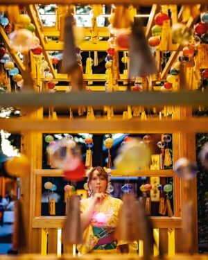 Cathy Cat Instagram - 🎐1-5 which is best? ☀️ Tip for coming to Japan: Do NOT MISS the Matsuri Festivals! It’s summer in Japan now which means it’s time to pull out your Yukata (summer kimono) and visit some of the many wonderful Matsuri summer festivals that are happening around Japan. 🇯🇵 
Those festivals are generally FREE and some even have free fireworks displays! 🎆 You can rent a Yukata or try wear your own. It is not easy, but it adds to the fun and is part of the experience.
These are wind chimes 🎐 displayed at a shrine.
Do you have large wind chime displays too? 
Which pic is best?

Thanks @masatoosan_portrait for the great photos 

#summerkimono #yukata #kimonostyle #japanesetraditional #furisodekimono #kimonogirl #kimonoexperience 
#kimonogirl #japanesefashion #jfashion #kimonofashion #wafuku #着物 #和服 #花魁 #tokyogirl #girlinjapan #japanesestreetfashion #tokyofashion #lifeinjapan #makeover