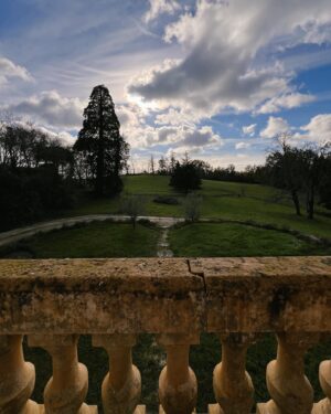 Cathy Marks Instagram - andddd that’s a wrap! 🎥✨ pinch me. shooting a feature film in a chateau in the countryside of France and my first time leading as the #1 on the call sheet...🥹 am I content as a croissant? 🥐 oui! oui! 🇫🇷 extremely grateful and heart full. 🫶🏻
“Chateau” coming 2024. 
.
.
.
.
.
#chateau #featurefilm #actress #acting #bergerac #france #inproduction #losangeles #hollywood