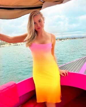 Cathy Marks Instagram - thank you for all the birthday wishes. had a perfect day on the water with the people I love. 💕☺️ @eboatsrental