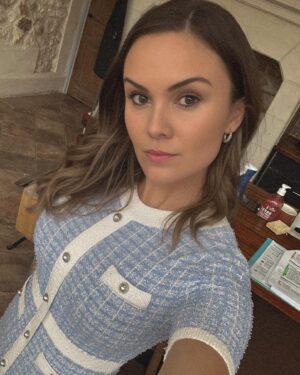 Cathy Marks Instagram - andddd that’s a wrap! 🎥✨ pinch me. shooting a feature film in a chateau in the countryside of France and my first time leading as the #1 on the call sheet...🥹 am I content as a croissant? 🥐 oui! oui! 🇫🇷 extremely grateful and heart full. 🫶🏻
“Chateau” coming 2024. 
.
.
.
.
.
#chateau #featurefilm #actress #acting #bergerac #france #inproduction #losangeles #hollywood
