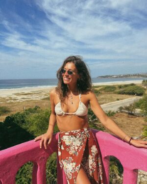 Catuxa Marra Instagram - El último respiro de nuestros días cerquita del mar en @kahlohotelpxm 🩷