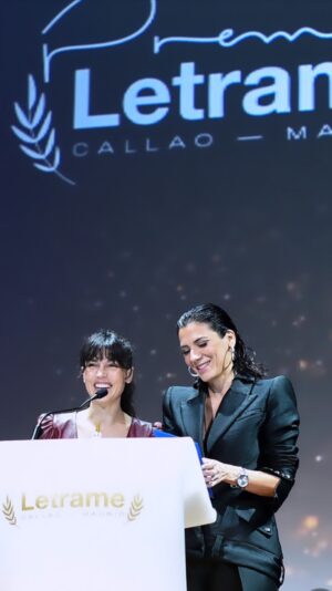Cecilia Gessa Instagram - El pasado sábado en @cinescallao se celebró la tercera edición de los premios @letrameeditorial donde @ceciliagessa presentó junto a @nereabarros el premio en la categoría de “Novela Negra” que entregaron a @alexander.j.cox y que además, se alzó con el premio “Talento” ¡Enhorabuena! 👏👏

Gracias @letrameeditorial por la invitación y por una gala tan emotiva. Menuda gozada disfrutar de @judithmateo y @joseluisjaenmusic 👏👏👏 La emocionante gala estuvo presentada por los maravillosos #rociofuentes y @salvareina.chuki 👏👏👏♥️

Cecilia Gessa iba vestida de @malne_official peinada por @diegobreastylist maquillada por @Gadrimartinnez 👉 @themadroom

Foto de portada @anabelenfotografa ♥️

#PremiosLetrame2024 #PremiosLetrameMadrid #PremiosLetrame 
#ceciliagessa #nereabarros 
#cinescallao #madrid #terrazacirculodebellasartes 
#premiosliterarios #elejido
