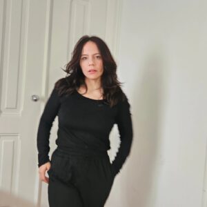 Cecília Henriques Instagram - Jobs vários que justificam a minha ausencia do digital ❤️‍🔥

- self-tapes várias NA HORIZONTAL 
- nova série para OPTO.SIC (Não sei se ainda posso dizer) 
- PLATAFORMA285 criação do THATS ALL FOLKS estreia em February no S. LUIZ 
- Joelho do triplo do tamanho, need fisio ASAP
- PLATAFORMA285 ODISSEIA COM O TNDMII PRIMEIRO ANDAMENTO EM BEJA

VEJAM MESMO ATÉ AO FIM PORQUE WHAT REALLY MATTERS ESTÁ NA ÚLTIMA PIC

- KEEP ROCKIN BAE 💫