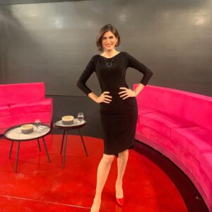 Cecilia Milone Instagram - Después del programa @los_deconstrui2 en @canal9oficial 
Vestida por @artedecolibries y calzada por @moshmoshshoes