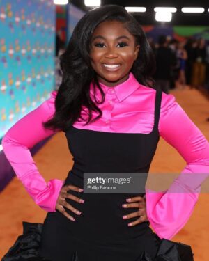 Celina Smith Instagram - 🙏🏽🙏🏽🙏🏽
Repost from @juanice.mua
•
Orange carpet 🦠 @kidschoiceawards with @officialcelinasmith 

Hair @alexander_armand 
MU @juanice.mua 
PR @creativeprinc