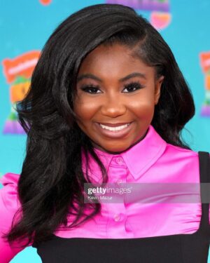 Celina Smith Instagram - 🙏🏽🙏🏽🙏🏽
Repost from @juanice.mua
•
Orange carpet 🦠 @kidschoiceawards with @officialcelinasmith 

Hair @alexander_armand 
MU @juanice.mua 
PR @creativeprinc