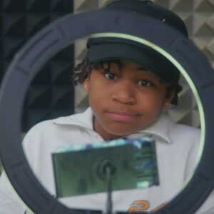 Celina Smith Instagram - new episode loading 🎬📽️….
 
Repost from @nickelodeon
•
reality is spiraling out of control 😬

📺: new #YoungDylan Thurs at 7p/6c