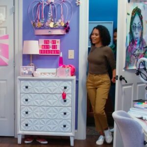 Celina Smith Instagram - Nope! not distracted at all 💀New episode and games 🤦🏽‍♀️ Thursday at 7/6c on @nickelodeon