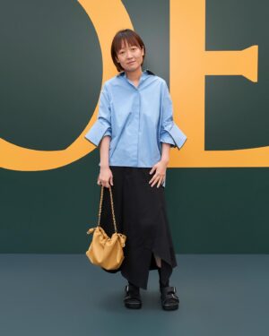 Celine Song Instagram - 🦜
@loewe
@jonathan.anderson
#LOEWESS25
Photocall by Darren Gerrish @darren_gerrish
