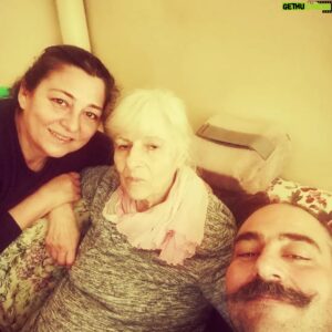 Cem Cücenoğlu Instagram - Annem 🌹🥰 Ablam ❤️🌹 Anneler Gününüz kutlu olsun.