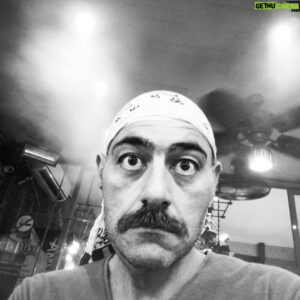Cem Cücenoğlu Instagram - Kendine odaklan 💪✌️
#art
#music
#theatre
#movie
#aynıköşkünçocuklarıyız