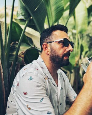 Cem Gelinoğlu Instagram - Güzel bir yazdı 🌞🌺🌻🐚🌊 görüp yeniden özlemek için kaydedeyim dur.
