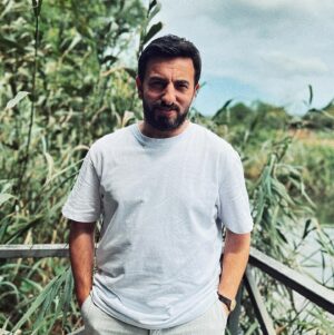 Cem Gelinoğlu Instagram - Atalım şöyle göl kenarı