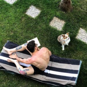 Cem Kenar Instagram - Tatil başlasın. 🧉