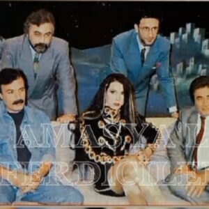 Cem Özer Instagram - #tbt #laflafıaçıyor #show #talkshow #90lar #90’s #keşfet #cemözer Soldan sağa sayabilenler…