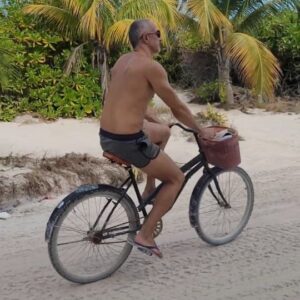 César Caillet Instagram - Holbox. (Jolbóch) 
Desde Can Cun se toma un transfer por tierra hasta  Chiquilá (2 horas) y ahí tomas un Ferry y en media hora estás en esta hermosa isla. 
@laislaholbox