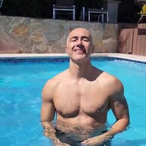 César Caillet Instagram - Cómo va su verano? L@s leo.
Abrazo grande para tod@s. ❤️
