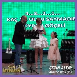 Çetin Altay Instagram - Sen İstersen 2 gecemizden Çetin Altay ve Elif Erva’nın muhteşem performansı🤩🩷

@cetin_altay 

#altın61 #senistersen2 #hayallermüziklegerçekoluyor #çetinaltay #ofluhoca #trabzon