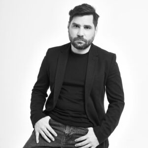 Ceyhun Fersoy Instagram - Bi tarafım siyah bi tarafım beyaz😎
#studio #style #interiorstyling #exposure