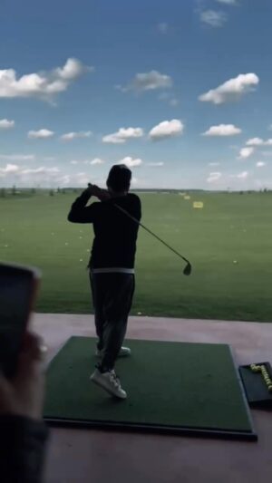Ceyhun Fersoy Instagram - Yok be kızım arkadaşlarla golf oynuyorum ⛳️ 
#golf #sports #romanya