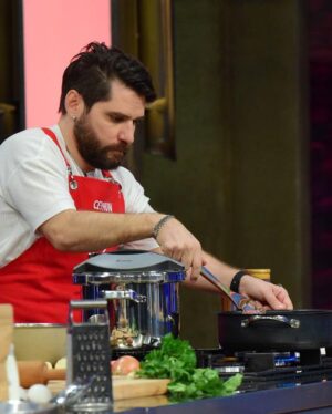 Ceyhun Fersoy Instagram - Çok keyif aldığım bir programdı @masterchefturkiye 
Bulgur ile daha ne yapabilirim ki?? 👨‍🍳👨‍🍳
#mastercheftürkiye #tv8 #acunmedya #yemek