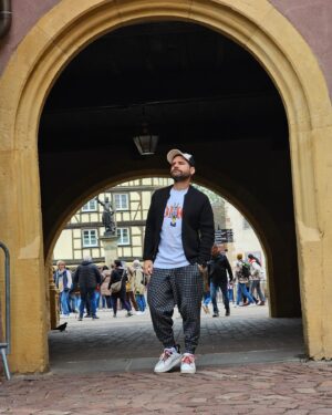 Ceyhun Fersoy Instagram - Genel planda iyiyim😎😎😎
#tatil #style #fashion #moda #colmar #fransa