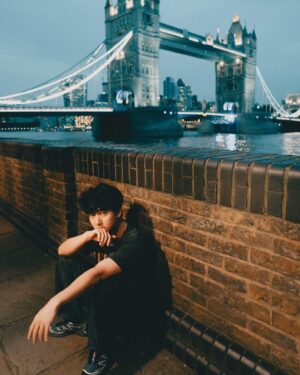 Cha Sun-woo Instagram - London🇬🇧💙 X @jinifoto 

GoodBye London!! 👋
즐거웠다 런던!! 다시올게!

#london #towerbridge
