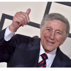 Chad L. Coleman Instagram - Your Golden Velvet Voice will live on forever! And you proved that #Altzheimer's couldn't rob you of your dynamic gift! Tell #olblueeyes I said hello. @itstonybennett your humanity sings as loud as your amazing pipes! #civilrightsmovement RIP ❤️