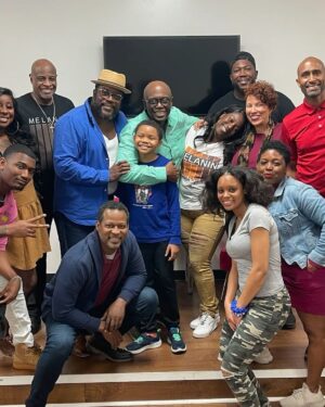 Chad L. Coleman Instagram - "Chad Coleman drops serious gems at the ongoing Carl Gilliard Actors Intensive tonight"🎥🎭-#CarlGilliard  Had a fantastic time sharing my life and knowledge of craft with fellow artist!!! One love Carl 👊🏾 ❤️ 
#craft #artisticcommunity #loveofthegame #eachoneteachone #family #brotherhood