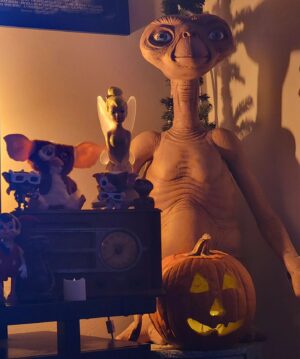 Chad Lindberg Instagram - Just finished carving my pumpkin this Halloween Eve. His name is Rick. He's a badass pumpkin. And he's already making friends. 🖤🧡🎃 #Halloween