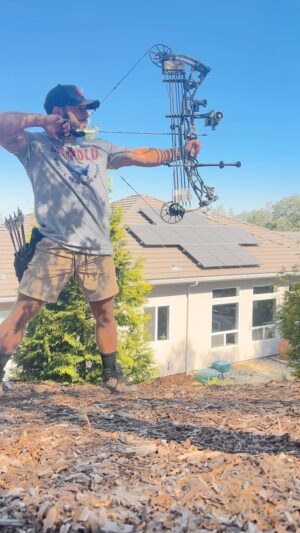 Chad Mendes Instagram - It’s been hotter than the devils dick outside for the last week or two but still getting them reps in when I can. We are less than two months out from hearing those screaming bulls folks!! Are you ready???? 😍🙏🏼🏹

#practice #reps #archery #almostgametime #hoytarchery #ultraview #leupoldoptics #onxmaps