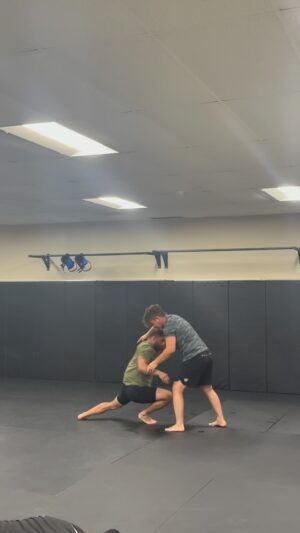 Chad Mendes Instagram - Clean morning @peakrefuel caffeine… straight into reps on the @hoytbowhunting then a solid morning of grappling with my boy @mattms37 

Feeling good!!! 💪🏽💪🏽💪🏽

#training #reps #ultraviewarchery #hoytbowhunting #peakrefuel #practice #bjj #jiujitsu #grappling #hardworkpaysoffs