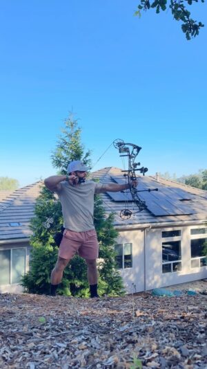 Chad Mendes Instagram - Saturday morning reps before all the madness begins. 2 and 5 year olds are harder to deal with than any fight I’ve ever been in…… 😳😂

#hoytbowhunting #ultraview #archery #reps #practice #nonstopcrying #girlsareadifferentspecies #ilovethemtho