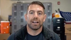 Chad Mendes Instagram - YESS!!! As both a @calpolywrestle and @meatheadmovers alumni…. This commercial put a smile on my face! Especially with all the BS these guys have been going through lately. This is hands down the best moving company here in California and I’m down to fight for you guys to the end @aaronsteed 💪🏽💪🏽

Great work my friend!! Keep crushing it!! 

#meatheadmovers #movingcompany #fightforwhatsright #rideordie