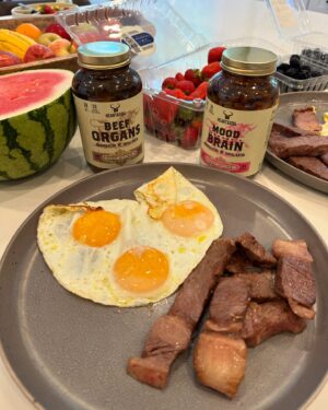 Chad Mendes Instagram - Pre training breakfast 😍💪🏽💪🏽

————————————————————————————

Anyone wanting to give the @heartandsoilsupplements nose to tail supplements a try, use the link in my bio and code CHADMENDES for 10% off!