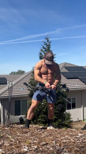 Chad Mendes Instagram - Today was non stop but I was able to sneak in three rounds in the sun. Getting that Vitamin D and unplugging the brain for a bit was much needed! 🏹🙏🏼

#archery #practice #reps #sunsoutbunsout #spring #hoytarchery #leupoldoptics #kuiunation
