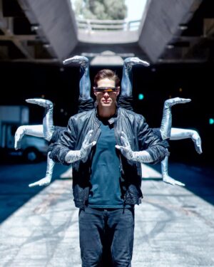 Chadd Smith Instagram - Robot mode on 🤖
Are you ready?

#urbantheory #maddchadd #chaddsmith #robot #robotic #tutting #tuttingdance #perspectivematters #dance #losangeles #geometry #visualart
