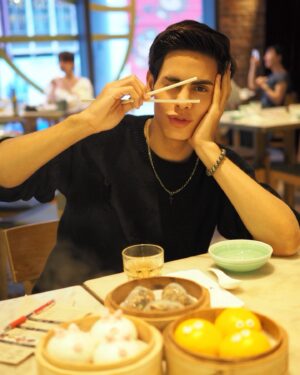 Chahub Marut Ghoummeddin Instagram - 🐷😙🐽 #yumchadimsum #hongkong #dimsum #dumplings