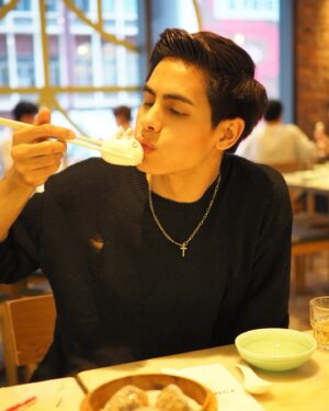 Chahub Marut Ghoummeddin Instagram - 🐷😙🐽 #yumchadimsum #hongkong #dimsum #dumplings