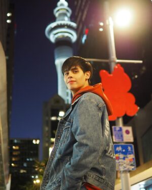 Chahub Marut Ghoummeddin Instagram - 🇳🇿🗼🧡🗼🇳🇿 SO SLEEPY, 10 hours time zone difference #newzealand #skytowerauckland #auckland