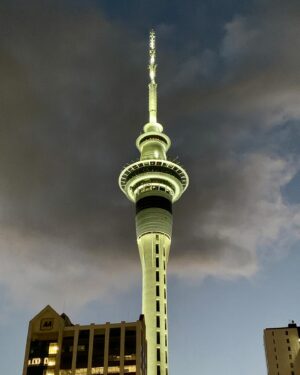 Chahub Marut Ghoummeddin Instagram - 🇳🇿🗼🧡🗼🇳🇿 SO SLEEPY, 10 hours time zone difference #newzealand #skytowerauckland #auckland