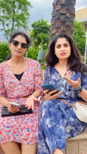 Chaitra Rai Instagram - Just a kid at heart always😋🫶🏻
@luckyusa01 

#funnymemesdaily #bestfriends #bestie #trending #trendingreels #reelsinstagram #vadinamaradal #telugu #thankful #chaithrarai17