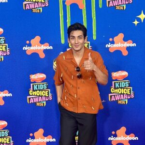 Chance Perez Instagram - Nickelodeon Kids Choice Awards 🙌 🪩 🧡 

.
.
.
.
#nickelodeon #kidschoiceawards #kidschoiceawards2024 #powerrangers #dinofury #cosmicfury #kcas #chanceperez