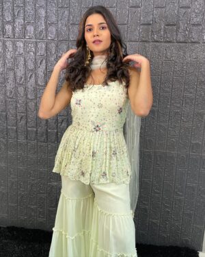 Chandhine Kaur Instagram - Random Photos: Part 1😂

I always wanted to post these photos but I don’t know what stopped me!! Hahah but here you go! Random photos of mine!!