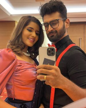 Chandhine Kaur Instagram - -MATHIYUGI-
Meet Kasturi! A long overdue project! I have always kept all these photos and finally i am getting to post. A project which made me find good co-artists that became my Good friends like Family until now!
Such great memories and fun moments!! 

Watch Mathiyugi on RTM TV2 @tv2_rtm From Today onwards! Every Monday and Tuesday at 3pm!

#chandshine #holla_buddies #rtmmalaysia