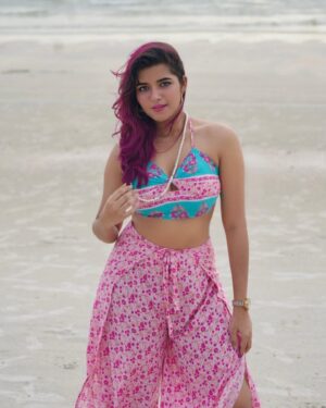 Chandhine Kaur Instagram - Flaunting my confidence because I’m not afraid to SHINE ✨

Throwback to my Langkawi trip💗

#chandshine #holla_buddies #langkawi #slayalways #positivevibes #loveyourself