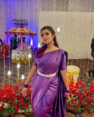 Chandhine Kaur Instagram - These photos have been sitting in my gallery for ages!
Finally, now i decided to upload my favourite photos which i wanted to post way before!!
You can see the different versions of me😂❤️

#chandshine #holla_buddies #tamilactor #slayalways #positivevibes #artist #actor