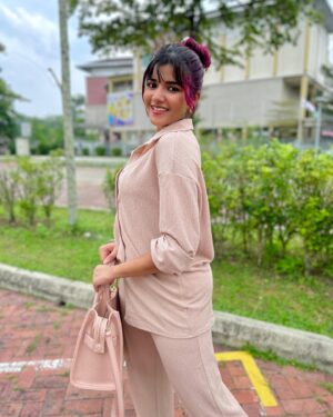 Chandhine Kaur Instagram - Random💜

#chandshine #holla_buddies #random #slayalways #positivevibes