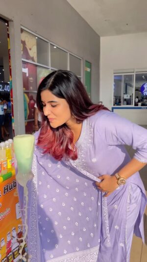 Chandhine Kaur Instagram - ONE SHOT CHALLENGE!!
Are you ready guys? 
We are coming to Danga Bay Johor Bahru from 29th February until 3rd of March! You can try @pullingo_gola_gola there!! 
So many exciting events are happening! Don’t miss it!❤️❤️

#chandshine #holla_buddies